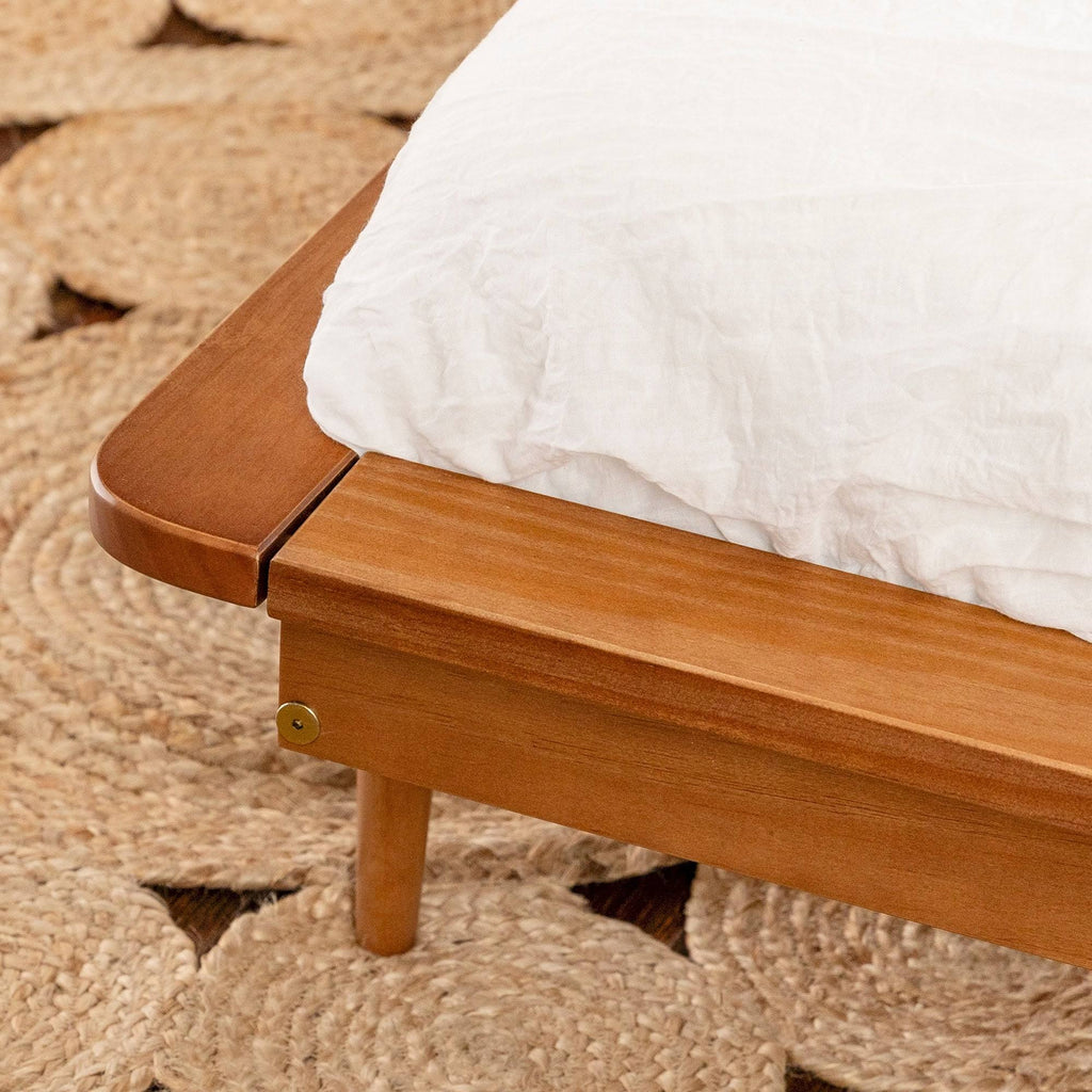 White King Pine Wood Spindle Bed I368895