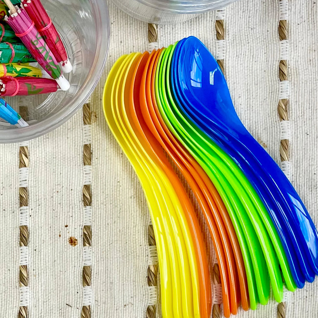16 Pk Clear Plastic Banana Split Boats with Spoons and Umbrellas N463554