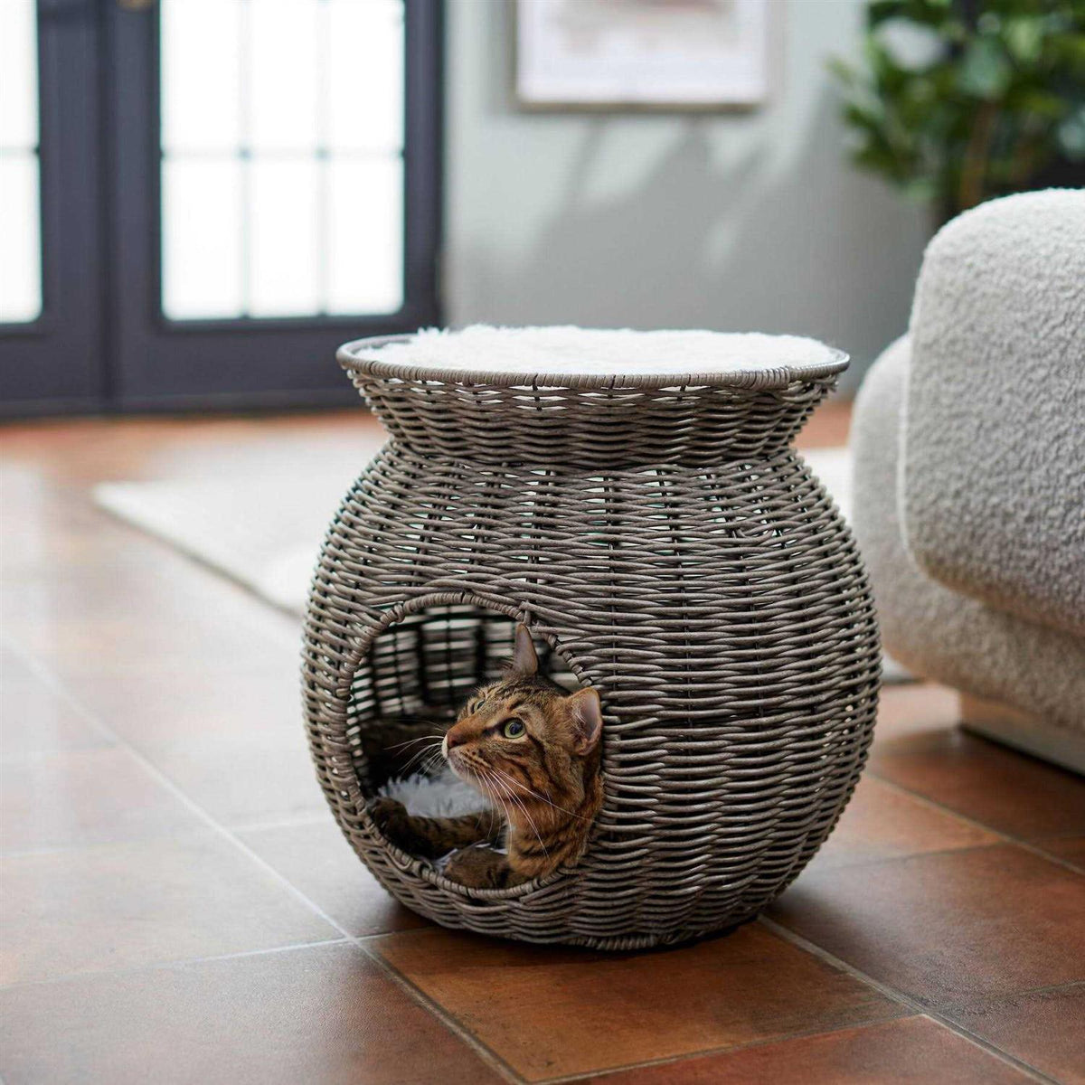 Round Wicker Cat Condo with Top Perch F3011
