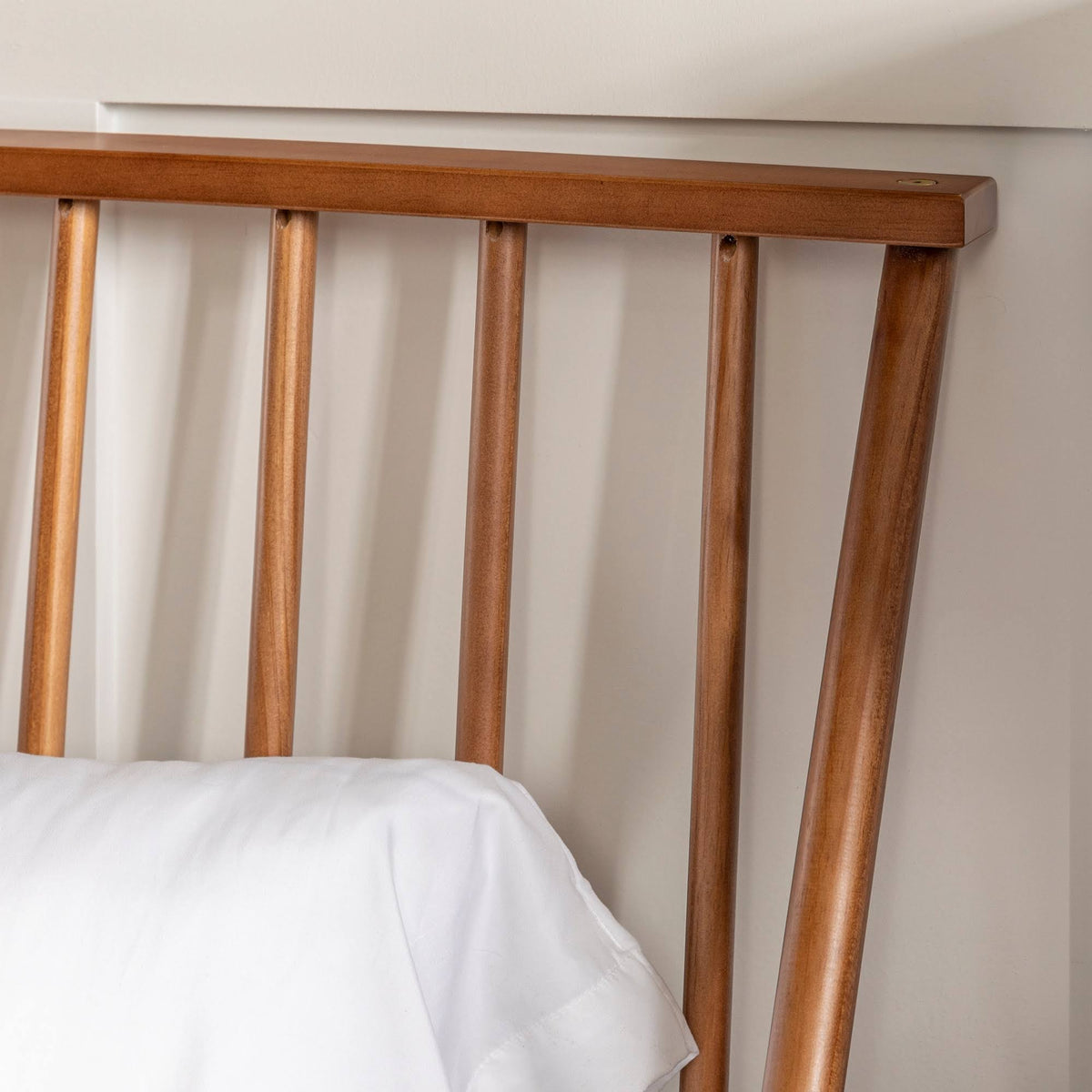 White King Pine Wood Spindle Bed I368895